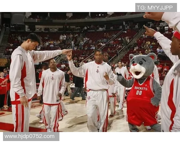 巴蒂尔姚明阿泰斯特三位NBA巨星的传奇故事与篮球梦想之路