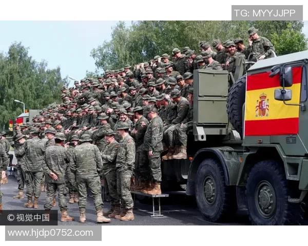 欧文与众多足球明星亲密合影展现足球界友谊与团结的精彩瞬间